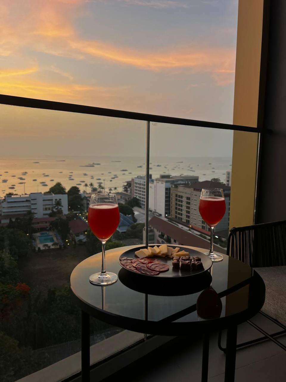 Condo Edge Central Патая Екстериор снимка