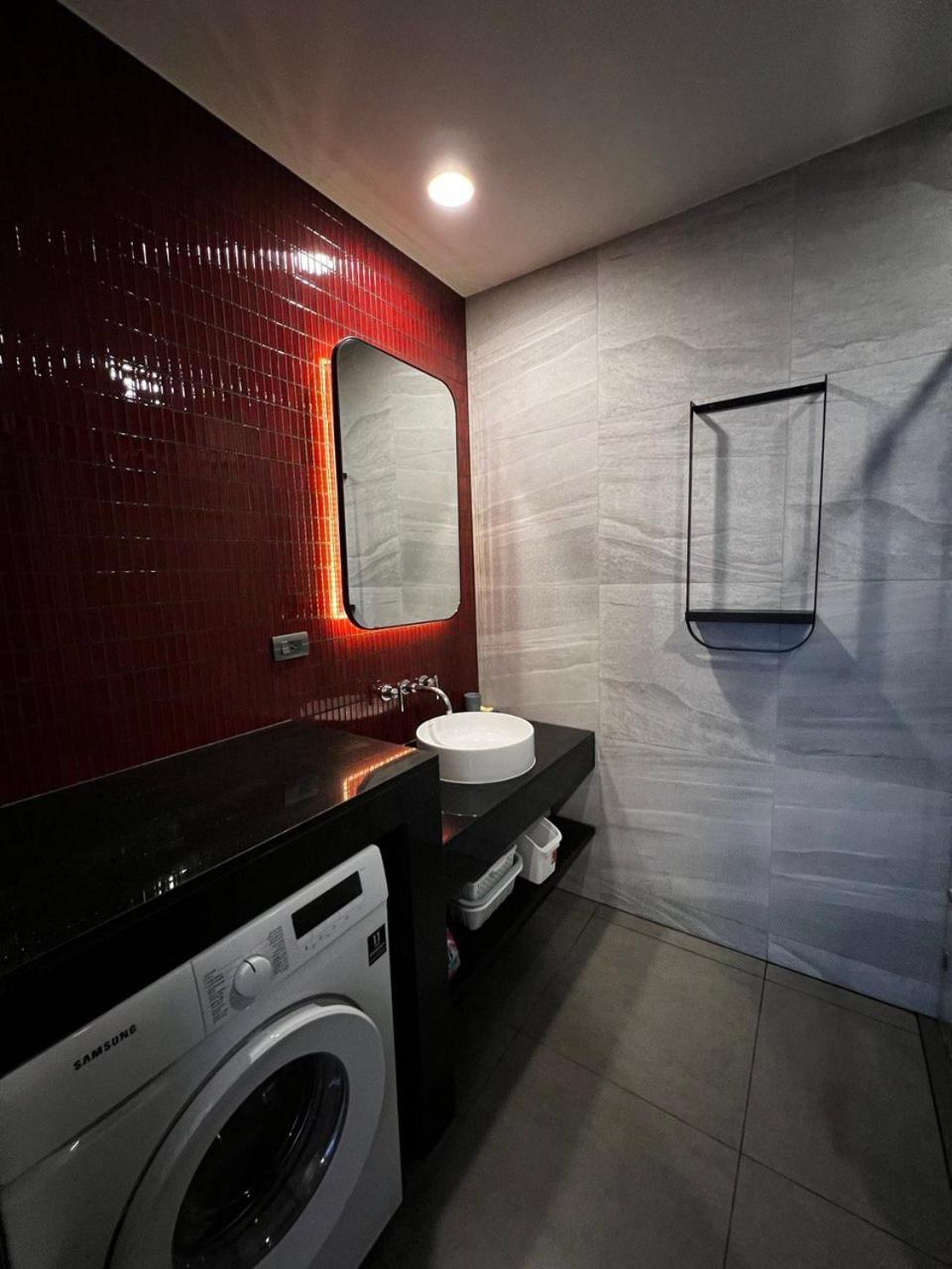 Condo Edge Central Патая Екстериор снимка